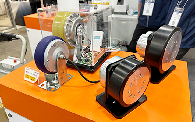 『ASPINA薄型電動ホイール』実機展示の様子
