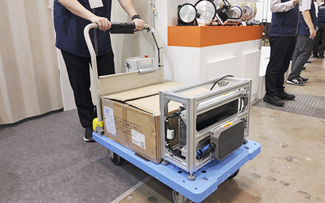 『ASPINA薄型電動ホイール』電動アシストユニット実機展示の様子