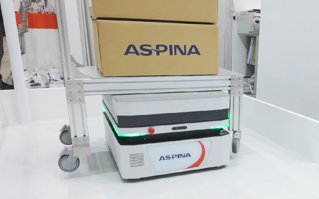『AspinaAMR300』リフトモジュール実機展示の様子