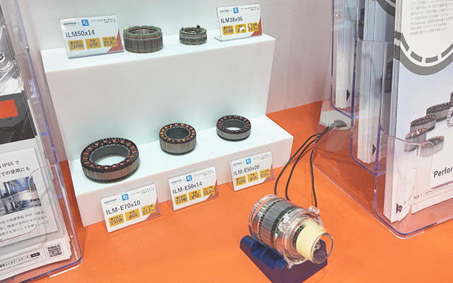 フレームレスモータ『TQ-RoboDrive』の実機展示の様子